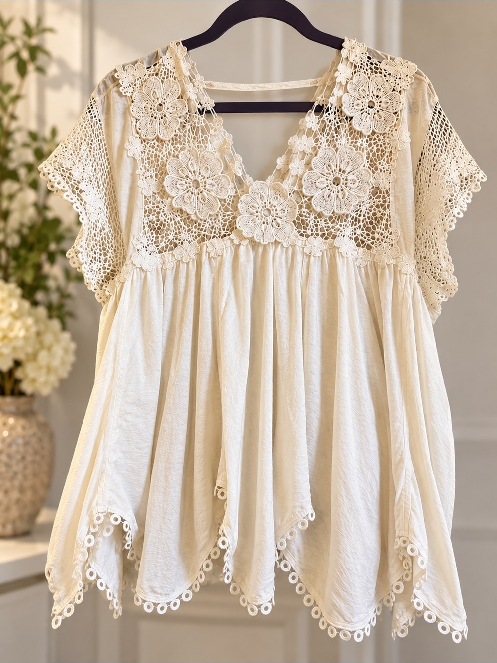 Anthropologie Ivory Crochet Floral Lace Babydoll Handkerchief Top S